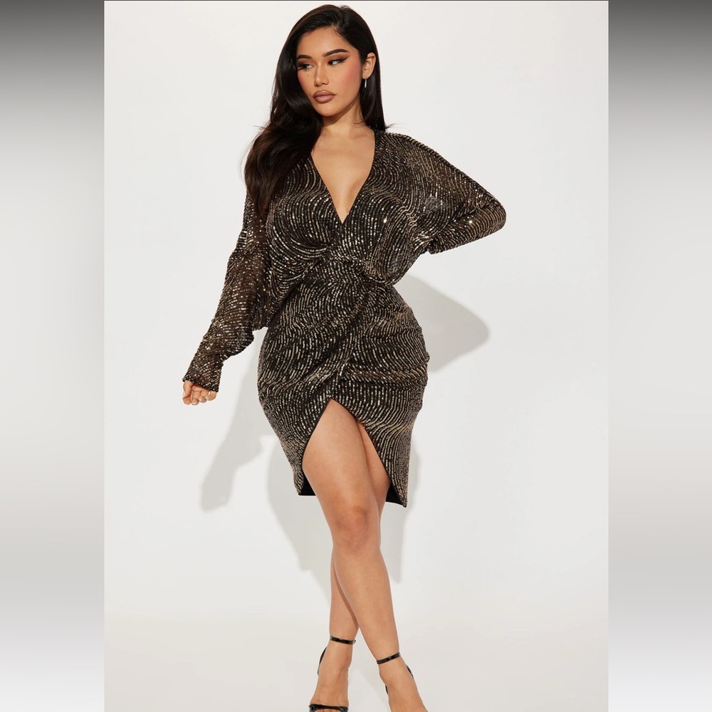 NWT Angela Sequin Midi Dress - Black and gold
